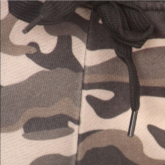 Camo Drawstring Shorts - Picture 3 of 5